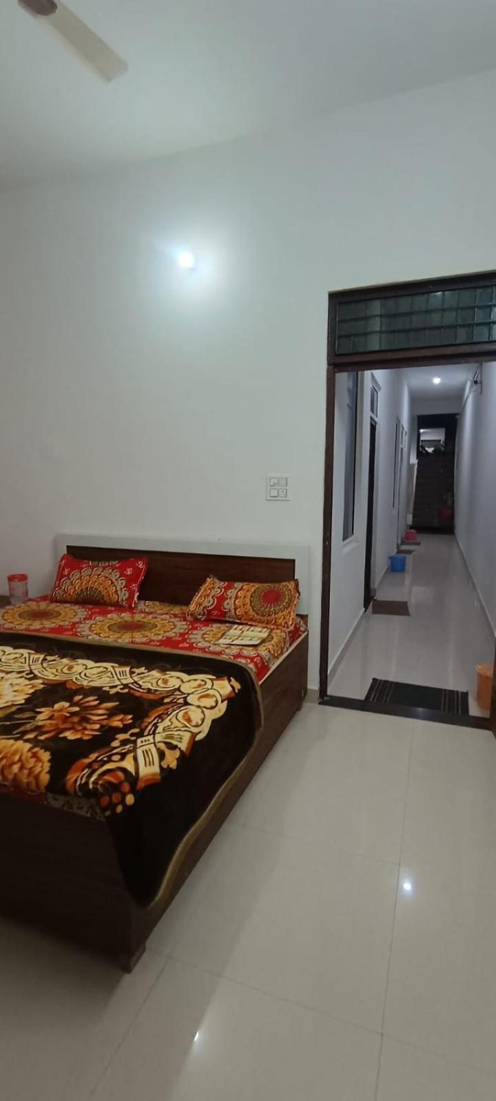 Geeta Dham Hotel Vrindāvan Екстериор снимка